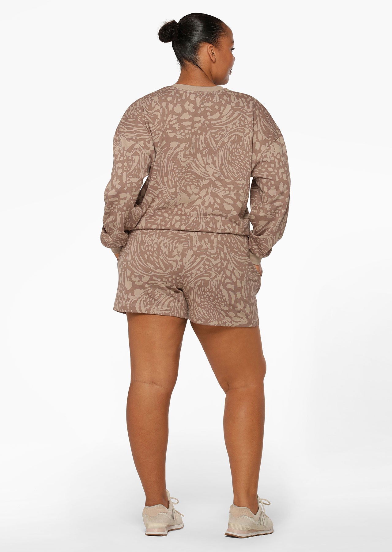Lorna Jane Abstract Sweat Shorts - Sandstone Abstract Print