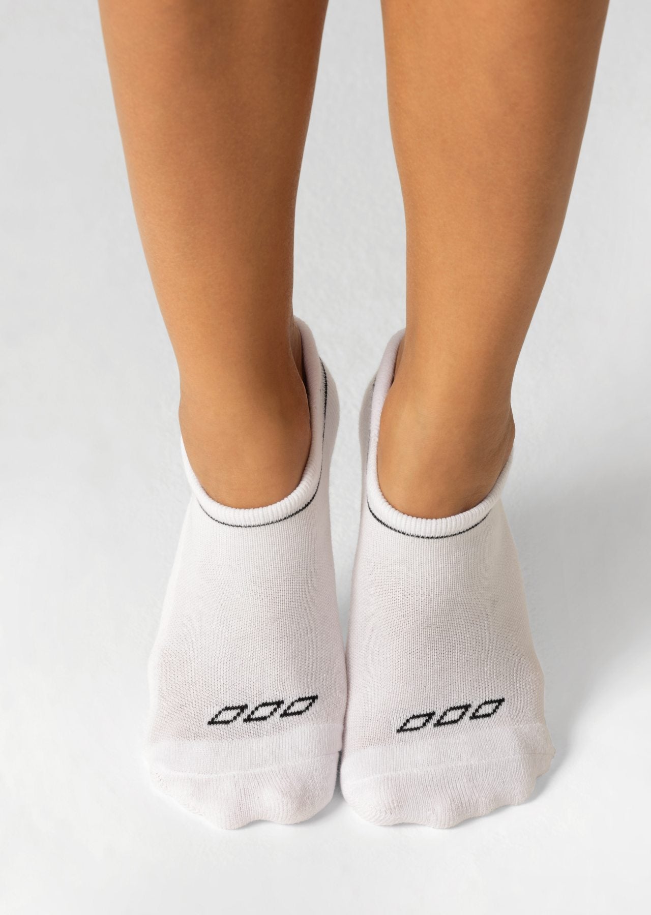 Lorna Jane 2PK LJ Running Socks - Black & White