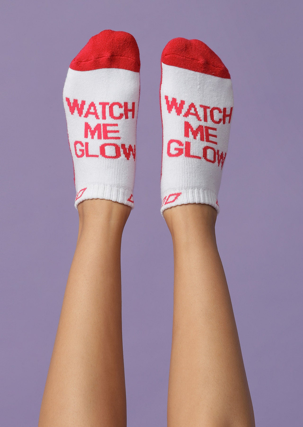 Lorna Jane Watch Me Glow Iconic Socks - Neon Raspberry