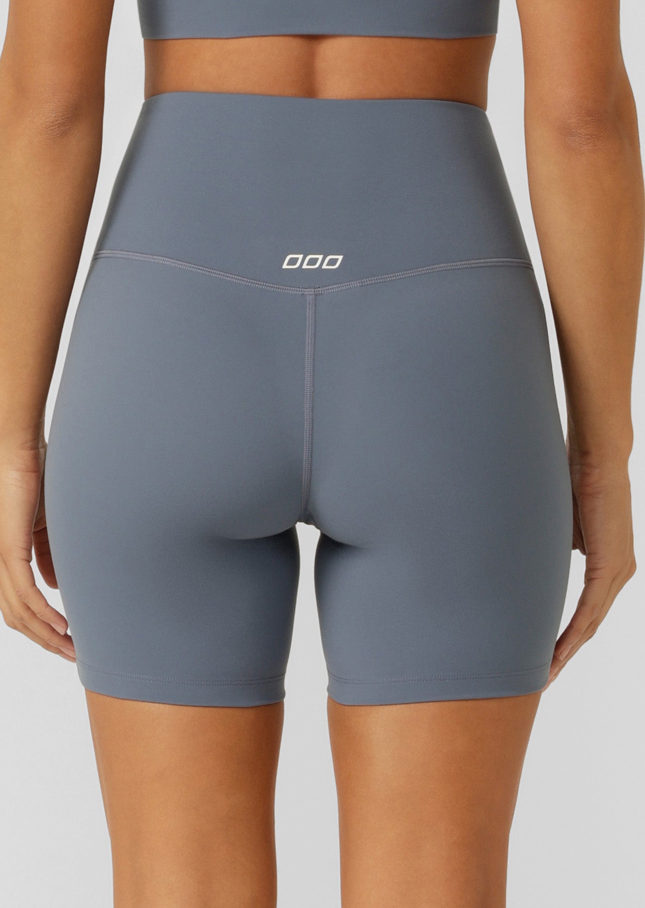 Lorna Jane Lotus No Chafe 16cm Bike Shorts - Powder Grey