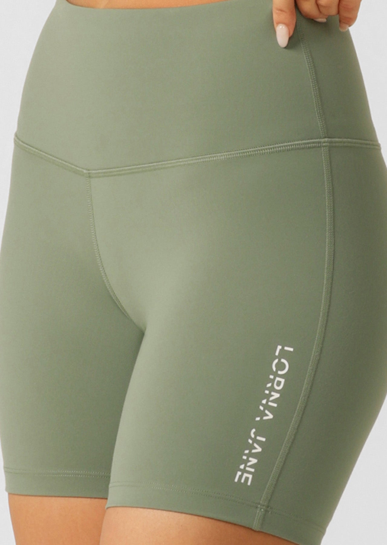 Lorna Jane Lotus No Chafe Phone Pocket 16cm Bike Shorts - Light Khaki