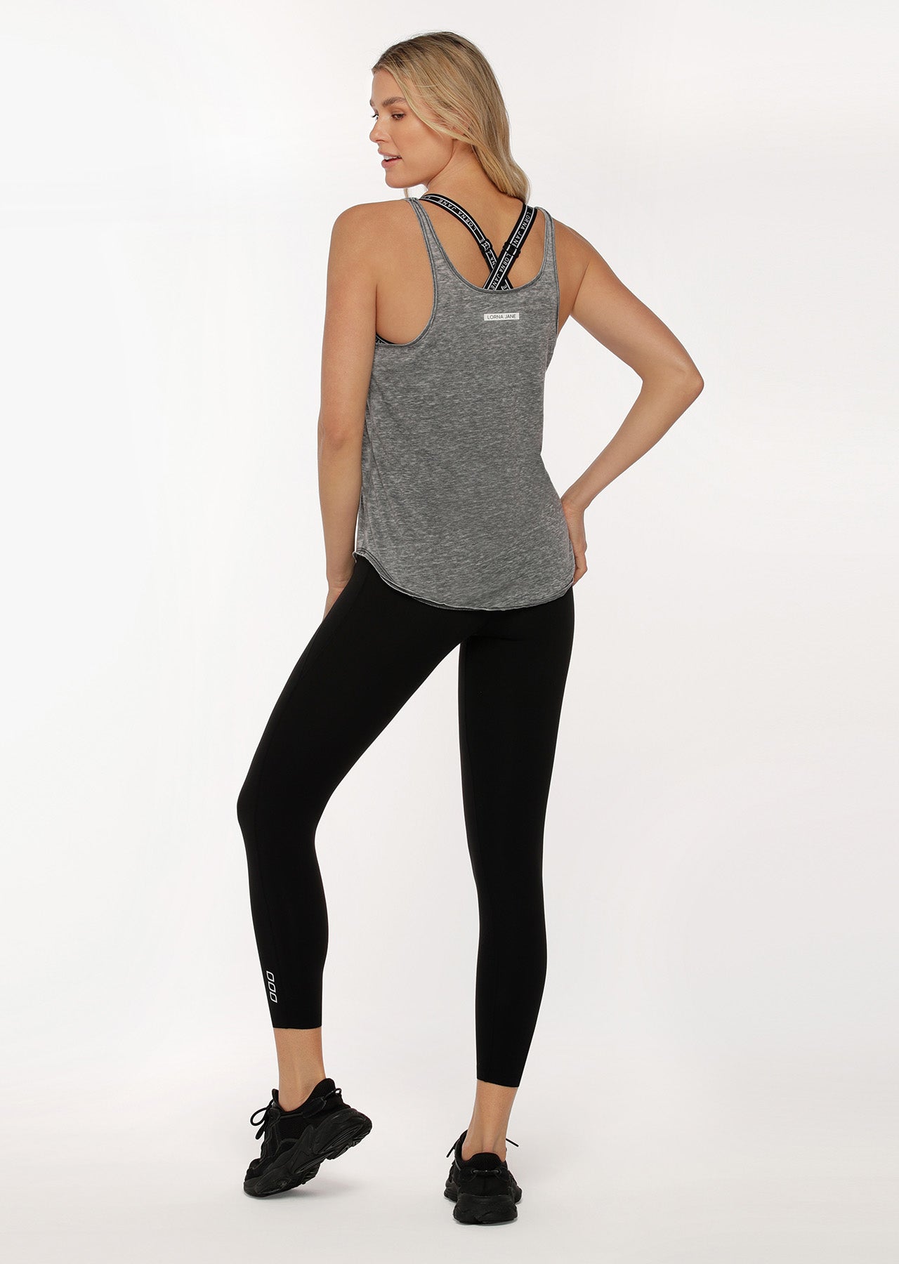 Lorna Jane Encounter Tank - Washed Black
