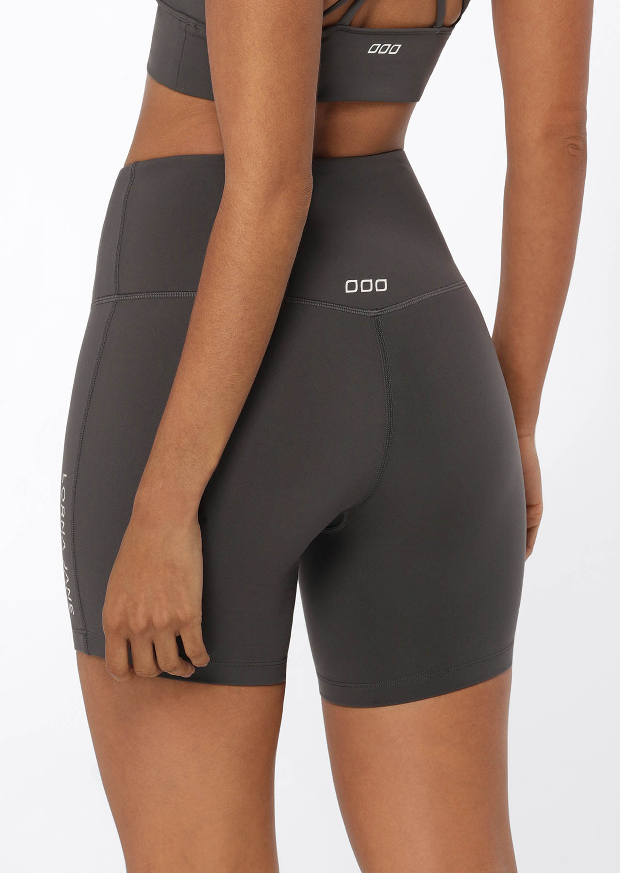 Lorna Jane Lotus No Chafe 16cm Bike Shorts - Titanium
