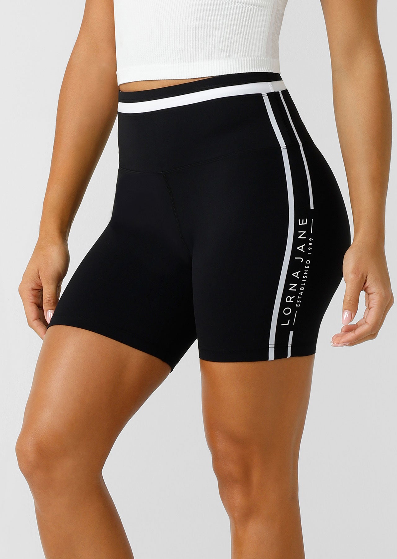 Lorna Jane Swift Motion Recycled 16cm Bike Shorts - Black