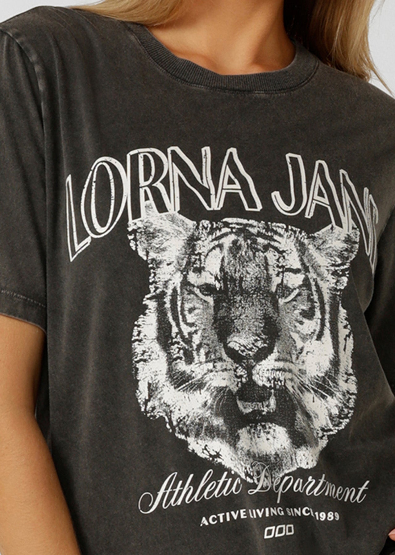 Lorna Jane Find Your Fierce Relaxed T-shirt - Washed Black