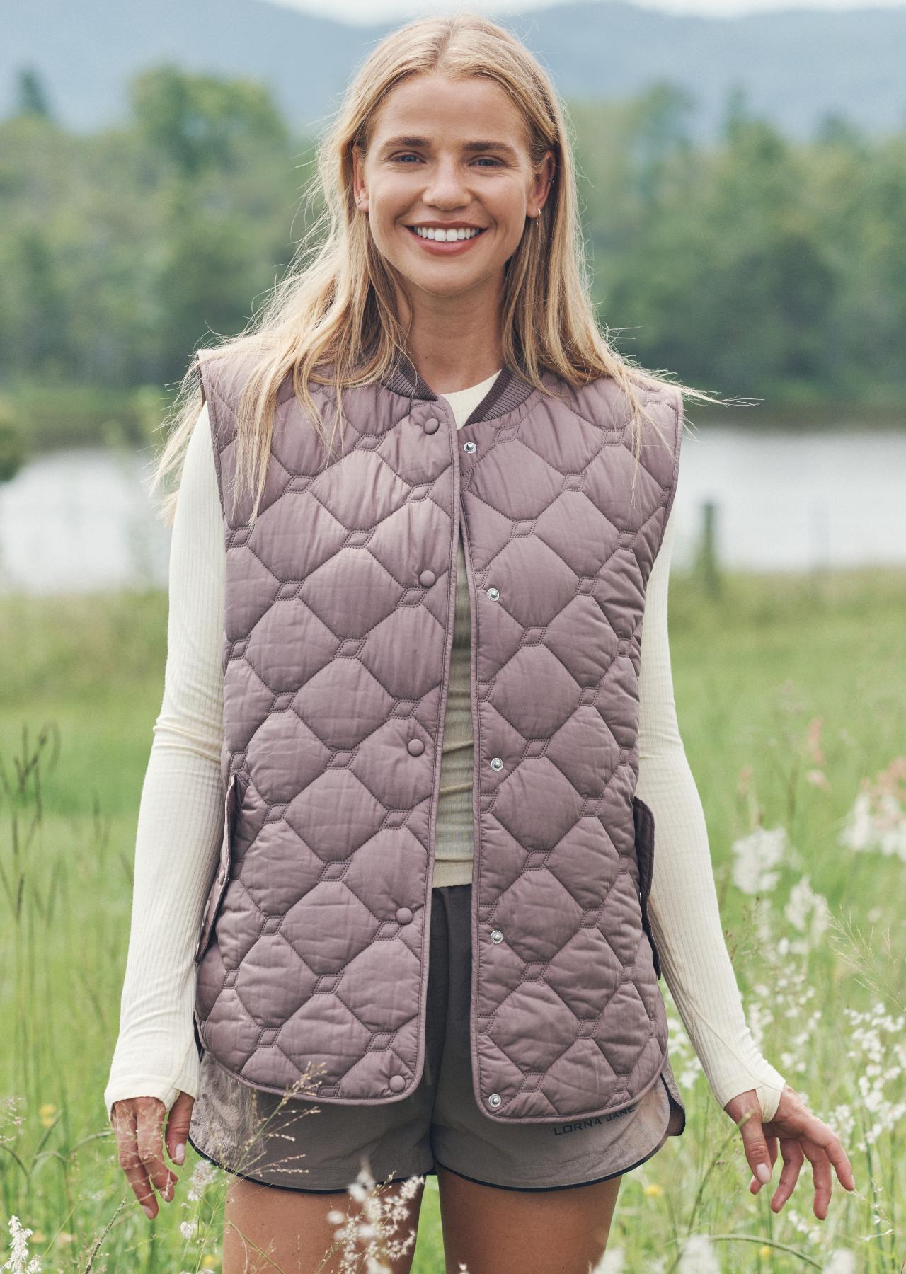 Lorna Jane Iconic Quilted Longline Vest - Bone