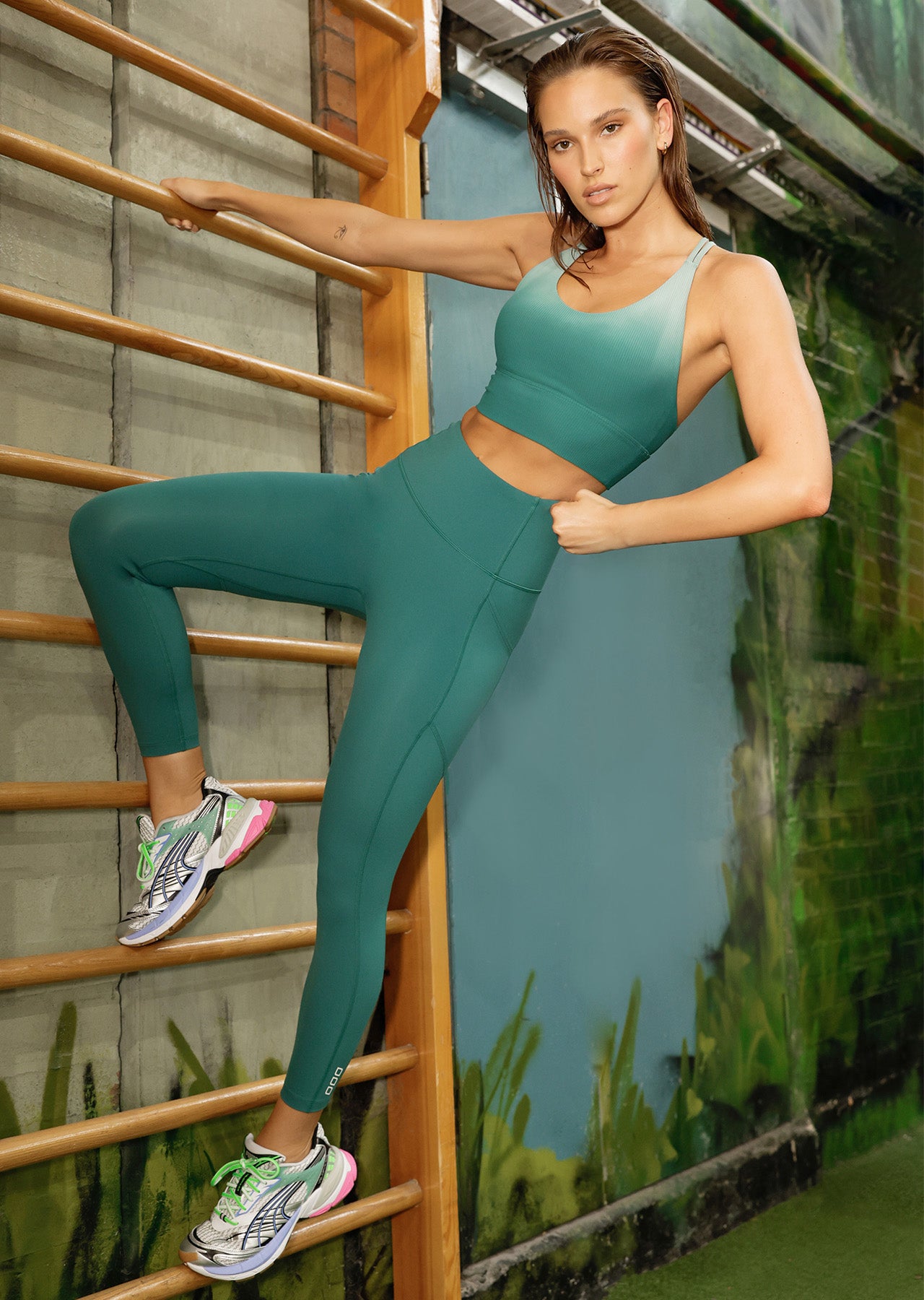 Lorna Jane No Ride Booty Phone Pocket Ankle Biter Leggings - Moss Green