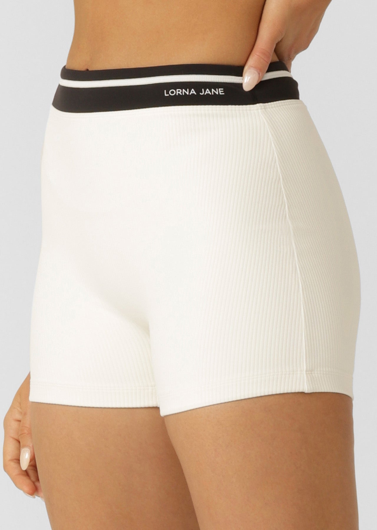 Lorna Jane Drift 9CM Bike Shorts - Porcelain