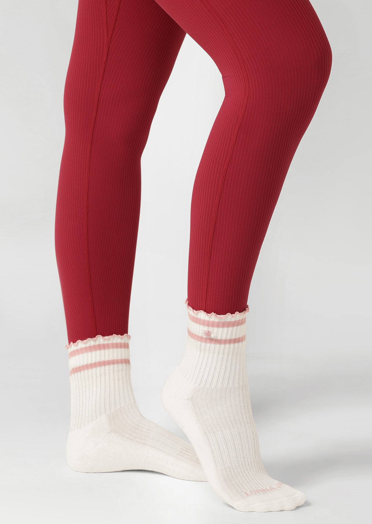 Lorna Jane Rosebud Pilates Grip Crew Socks - Porcelain
