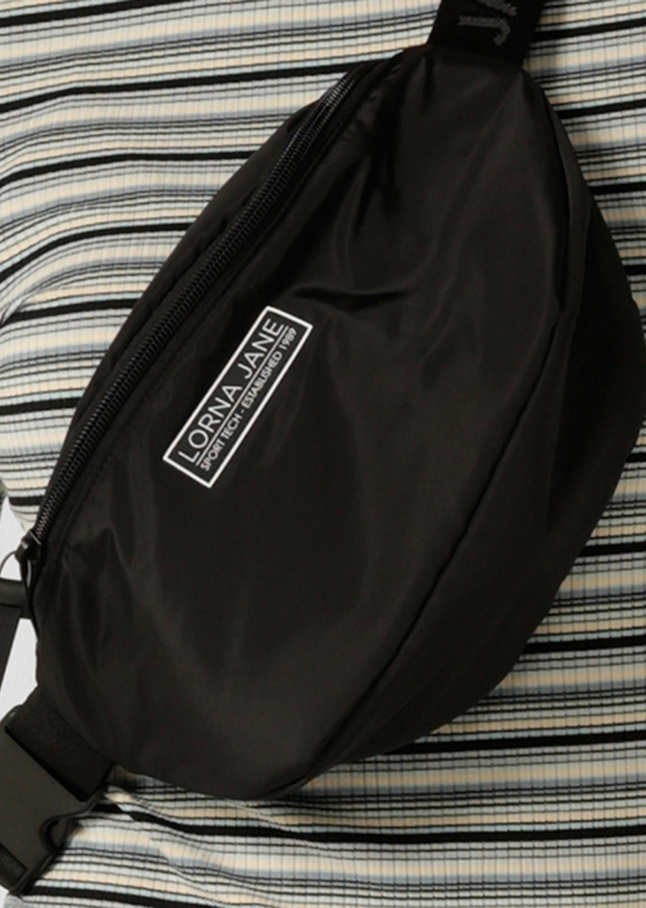 Lorna Jane Essential Belt Bag - Black