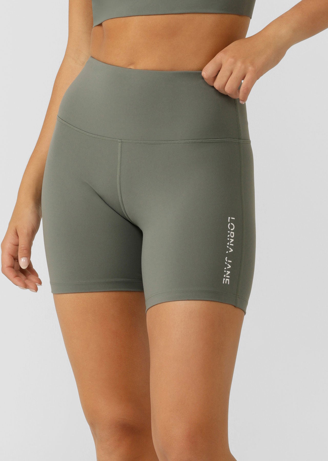 Lorna Jane Lotus No Chafe 16cm Bike Shorts - Dark Matcha