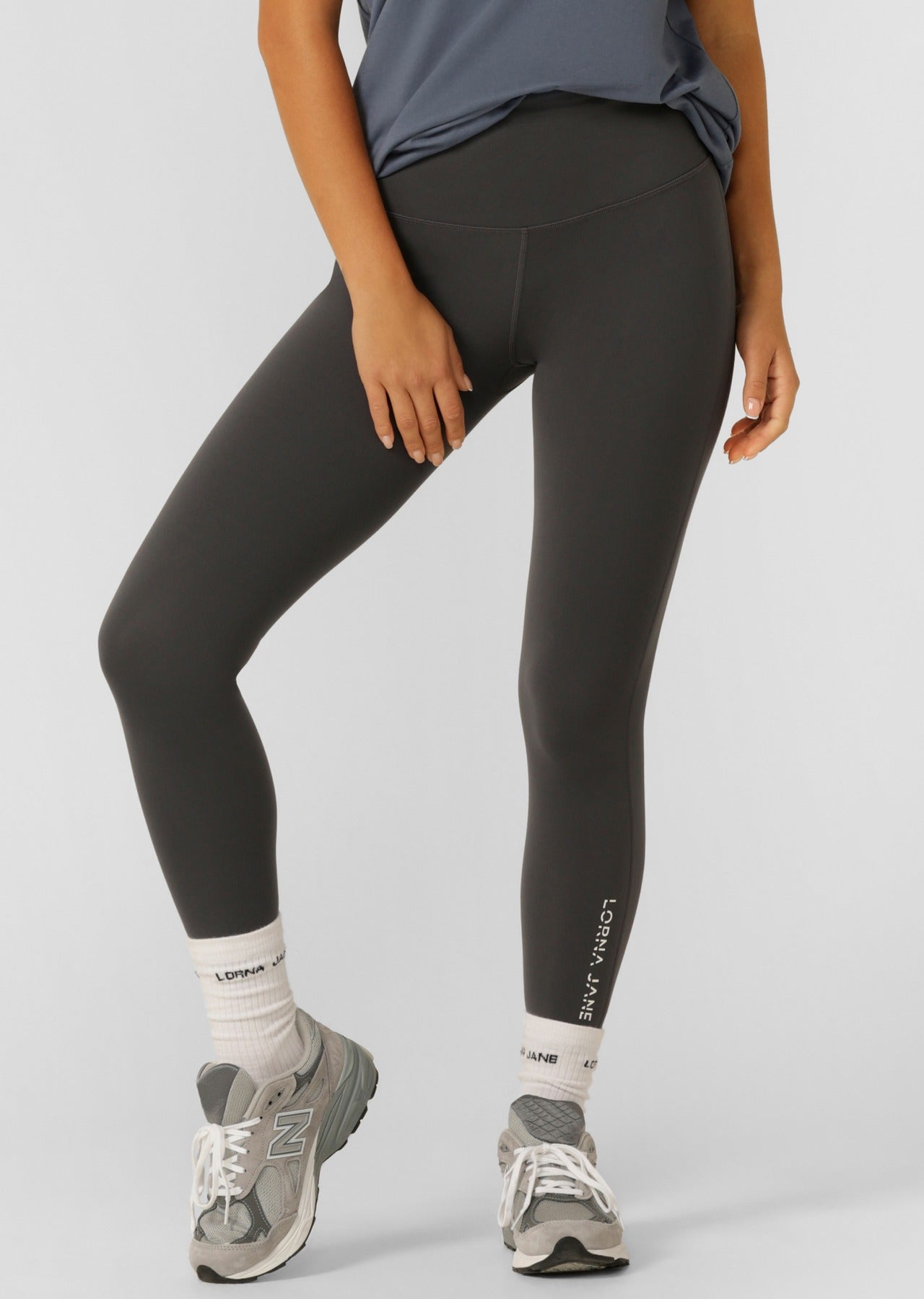 Lorna Jane Lotus No Chafe Ankle Biter Leggings - Titanium