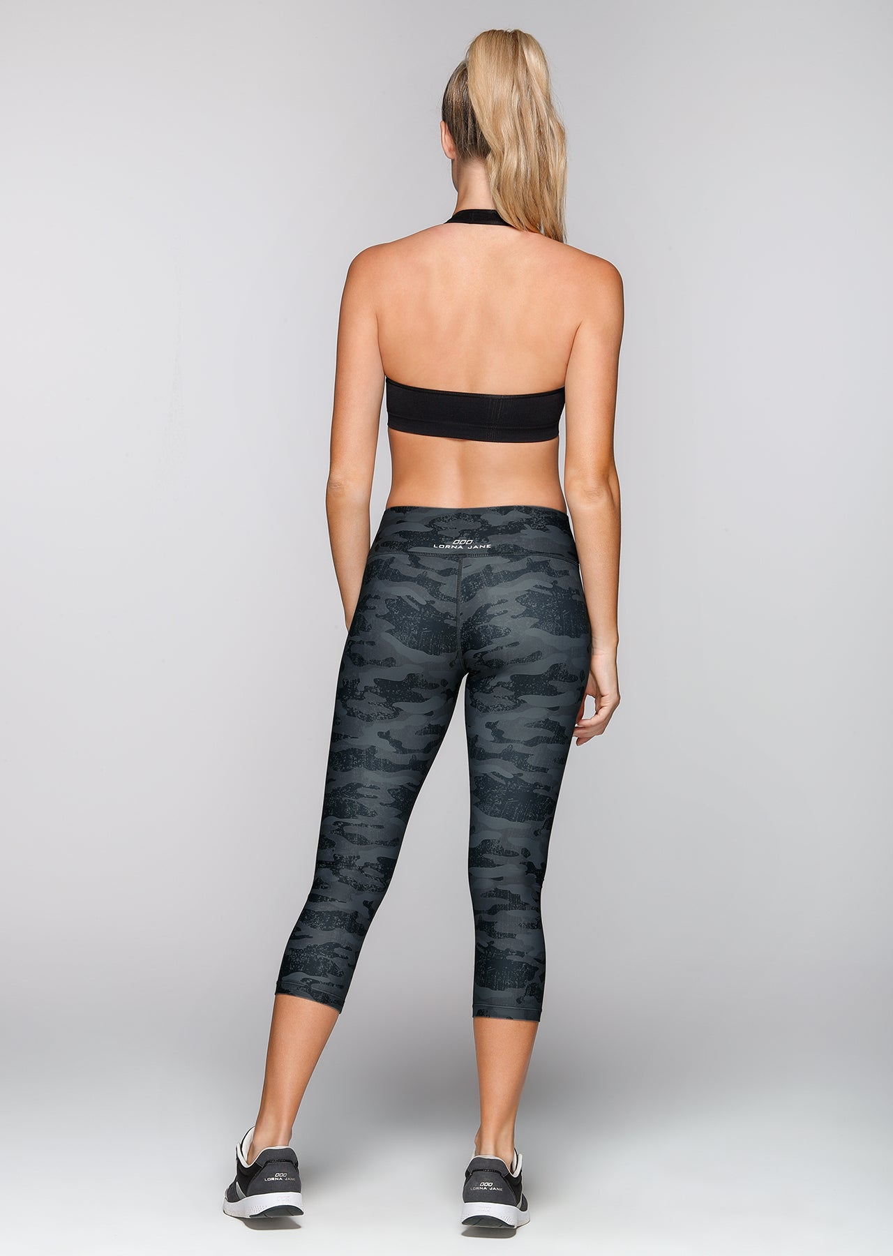 Lorna Jane Flow Seamless Yoga Bra - Black