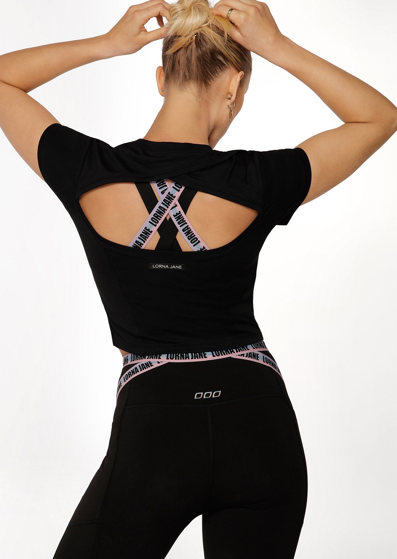 Lorna Jane Cutout Active Short Sleeve Crop Top - Black