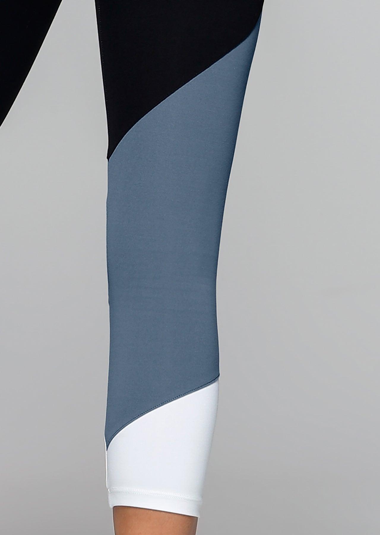 Lorna Jane No Limits 7/8 Tight - Black/Powder Grey